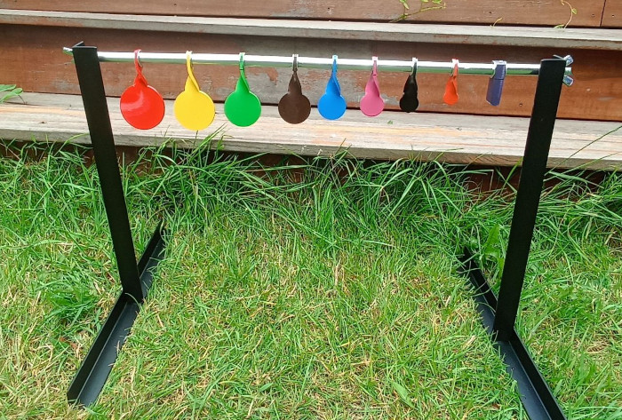 7 garden spinners, "Snooker" bar target on stand